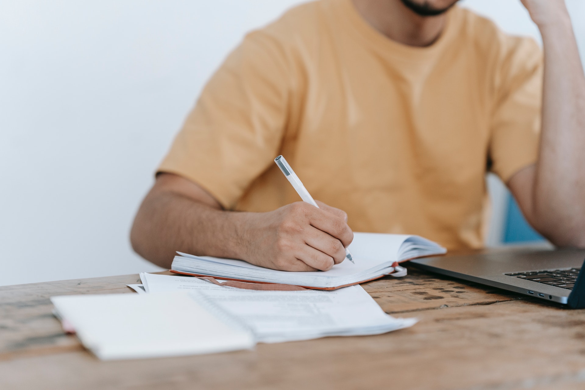 <span id="hs_cos_wrapper_name" class="hs_cos_wrapper hs_cos_wrapper_meta_field hs_cos_wrapper_type_text" style="" data-hs-cos-general-type="meta_field" data-hs-cos-type="text" >Så arbetar ni med riskbedömning</span>